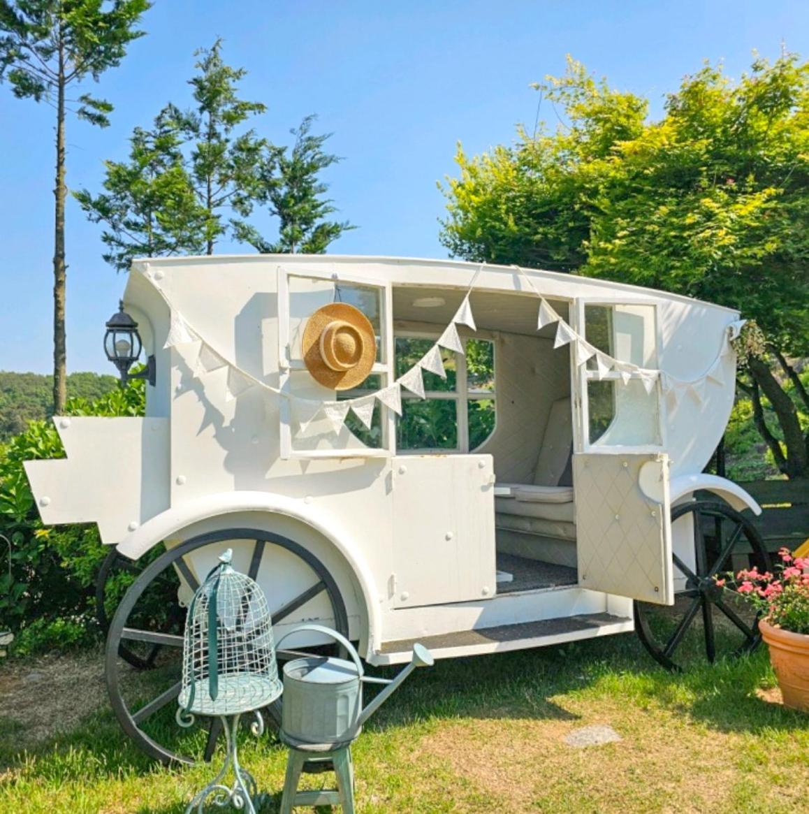 Country House Exclamation Mark & Comma Namhae Exterior foto