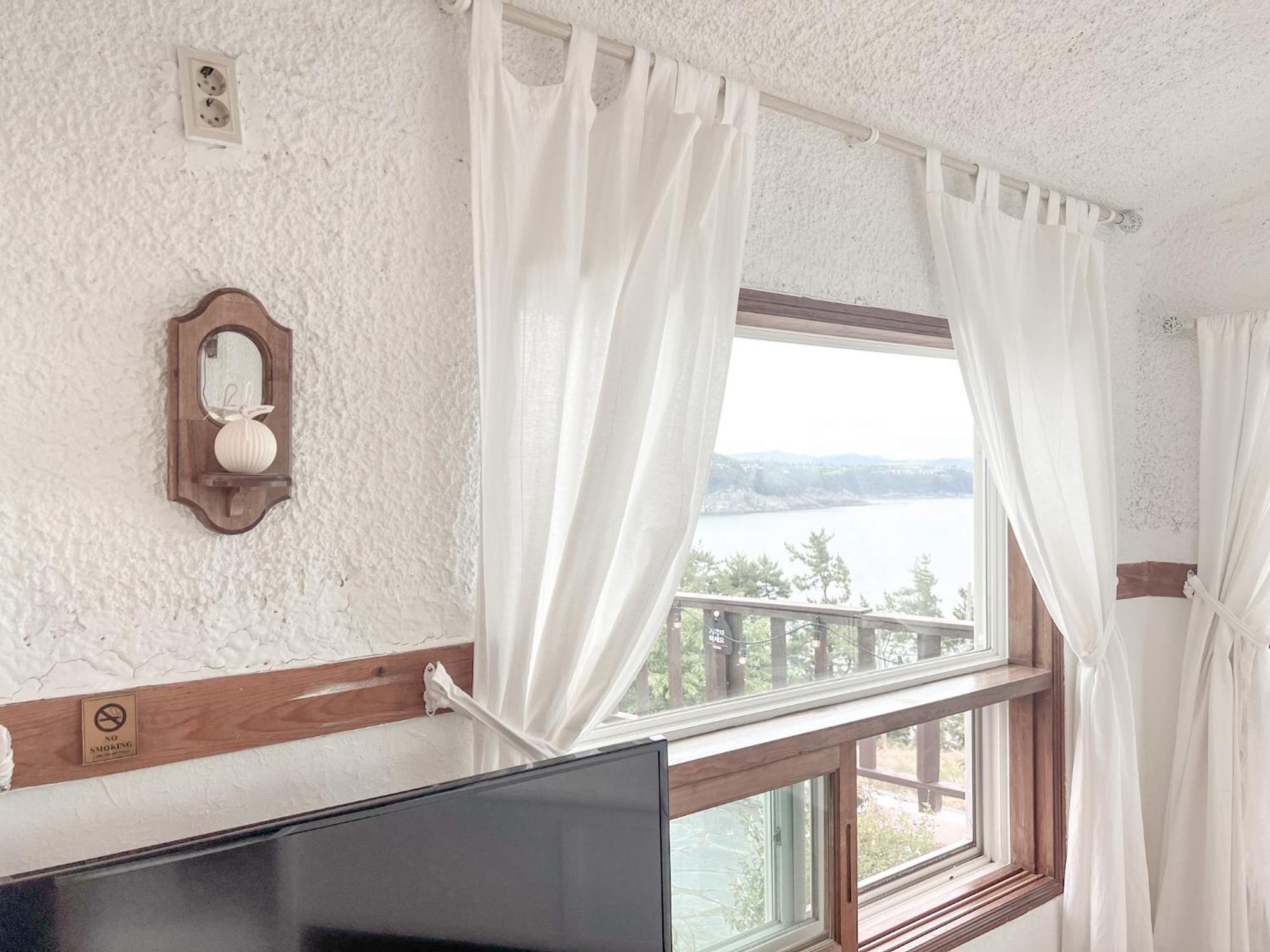 Country House Exclamation Mark & Comma Namhae Exterior foto
