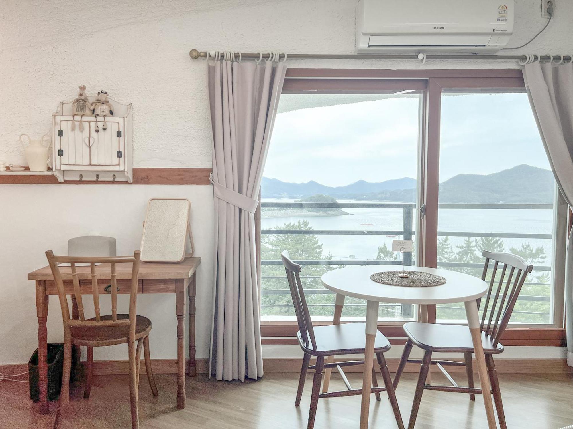 Country House Exclamation Mark & Comma Namhae Exterior foto