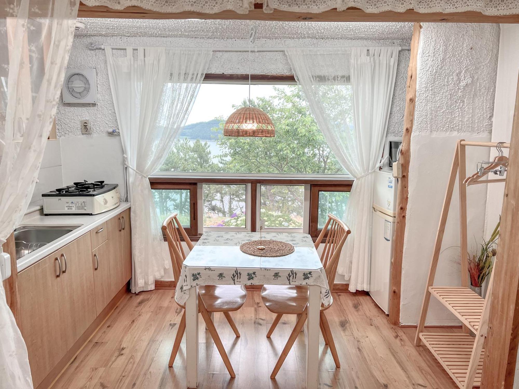 Country House Exclamation Mark & Comma Namhae Exterior foto