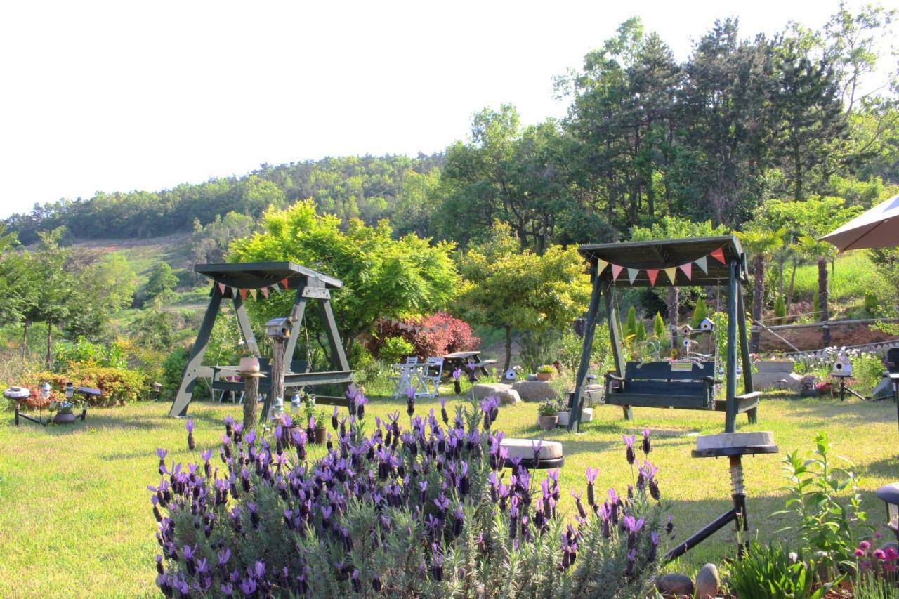 Country House Exclamation Mark & Comma Namhae Exterior foto