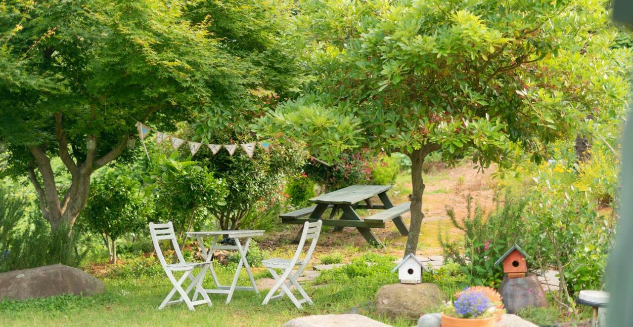 Country House Exclamation Mark & Comma Namhae Exterior foto